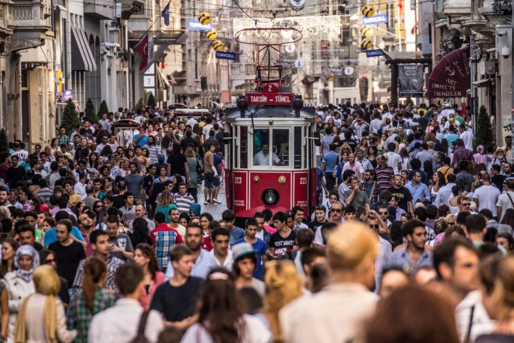 İstanbullular en çok şubat ayında mutsuz