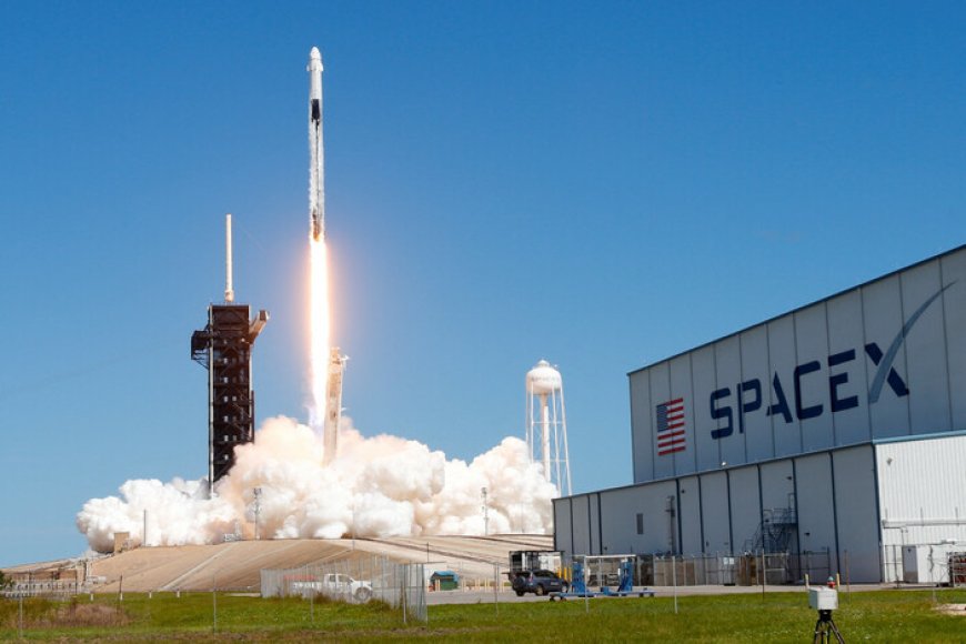 SpaceX uzaya 52 Starlink uydusu fırlattı