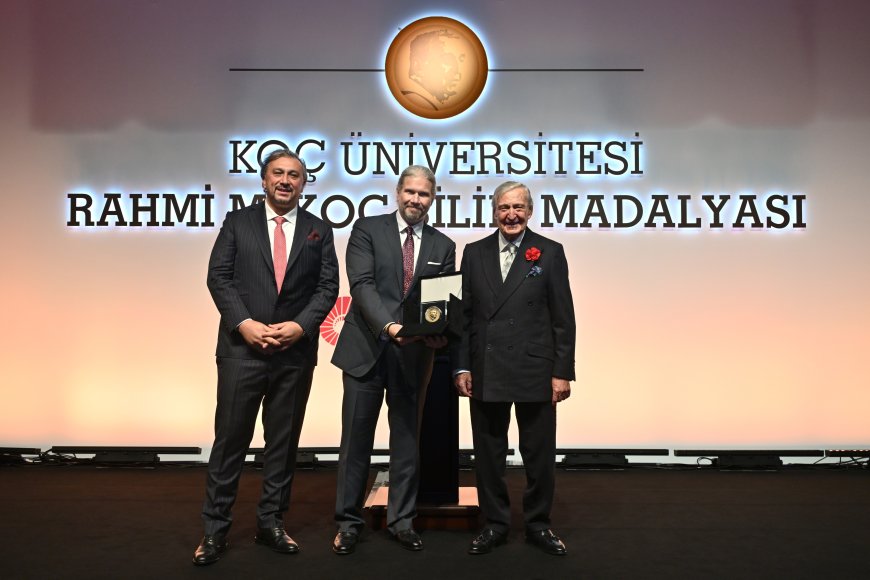 Rahmi M. Koç Bilim Madalyası Prof. Dr. Mete Atatüre'ye verildi