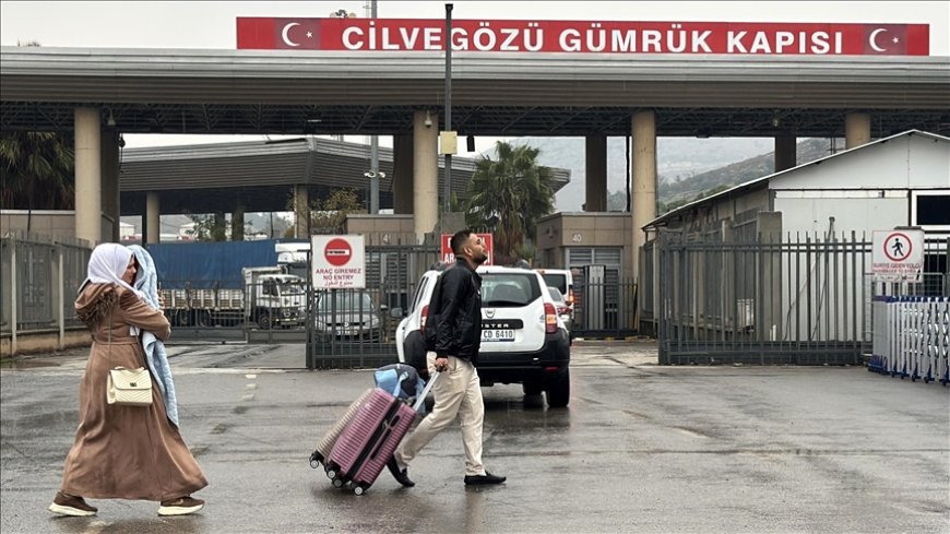 İçişleri Bakanı Yerlikaya: Son 15 günde 25 bin Suriyeli ülkelerine döndü