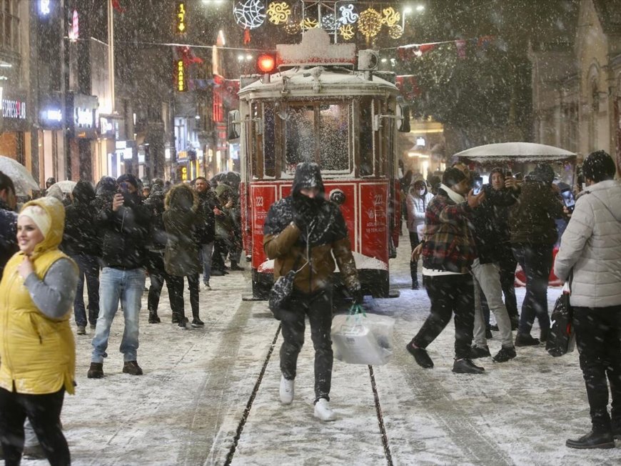 İstanbul'a 15 gün kar yağacak!